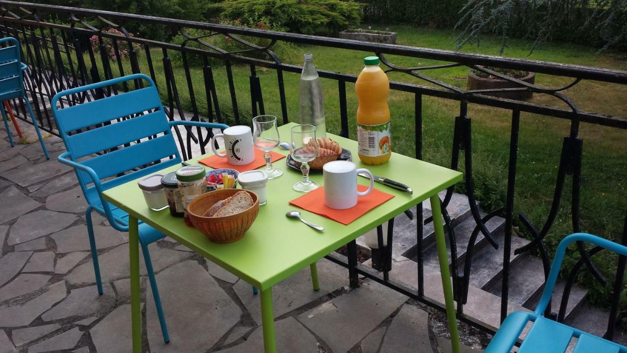 Le Curieux De Conques Bed & Breakfast Saint-Cyprien-sur-Dourdou Exterior photo