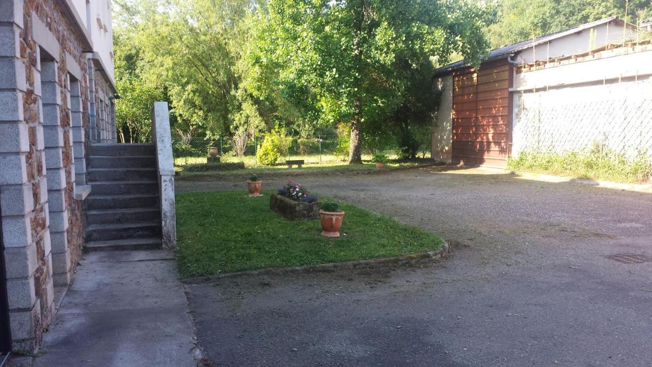 Le Curieux De Conques Bed & Breakfast Saint-Cyprien-sur-Dourdou Exterior photo